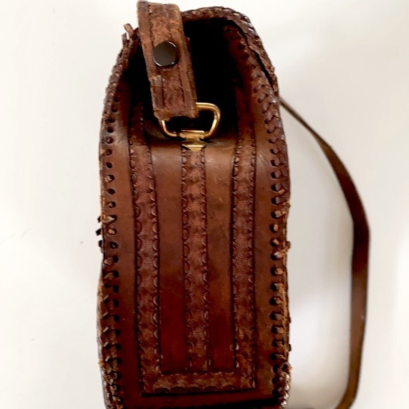 Vintage 70’s Hand Tooled Leather Shoulder Bag - Picture 3 of 13